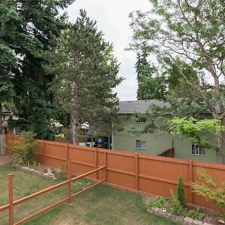 Unique, Convenient, Centrally Located Apartment ケント エクステリア 写真