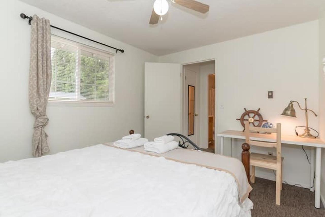 Unique, Convenient, Centrally Located Apartment ケント エクステリア 写真