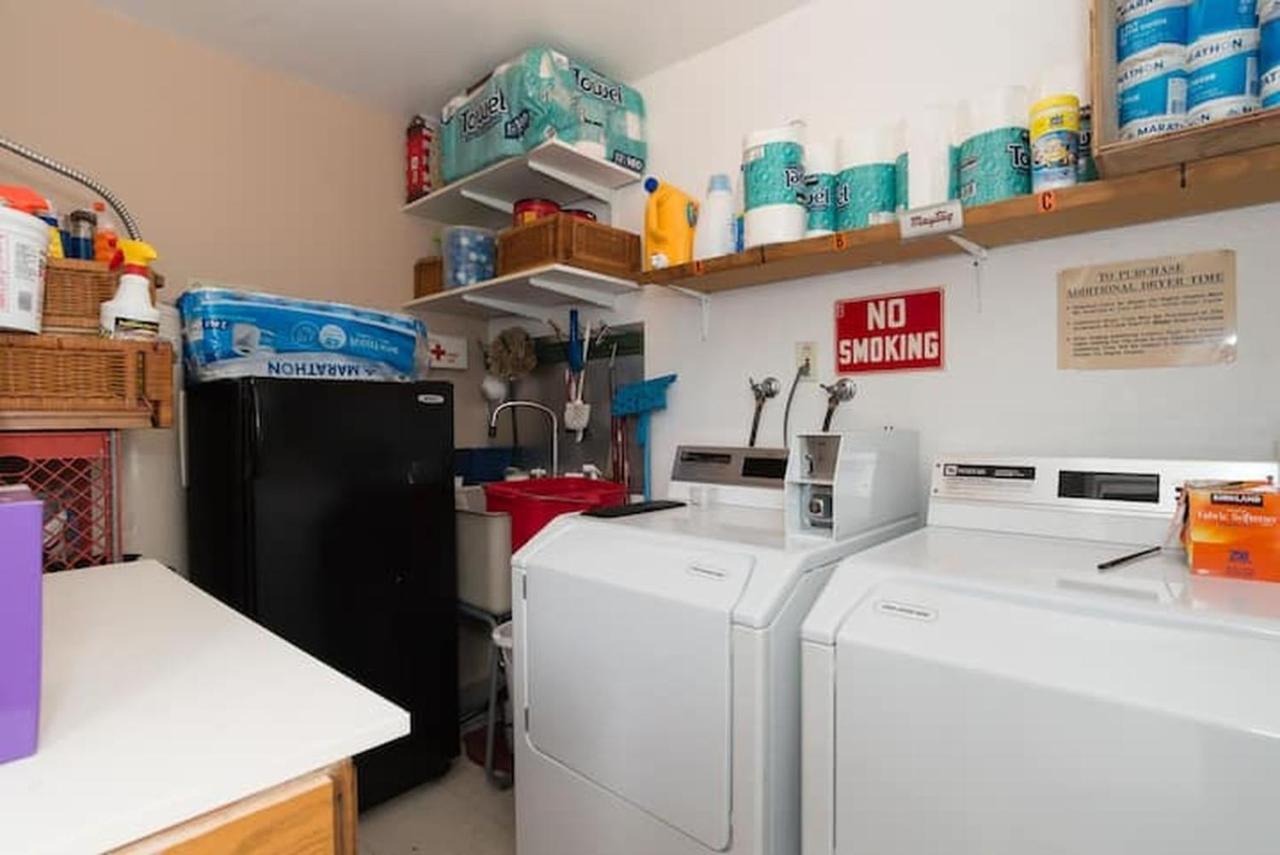 Unique, Convenient, Centrally Located Apartment ケント エクステリア 写真
