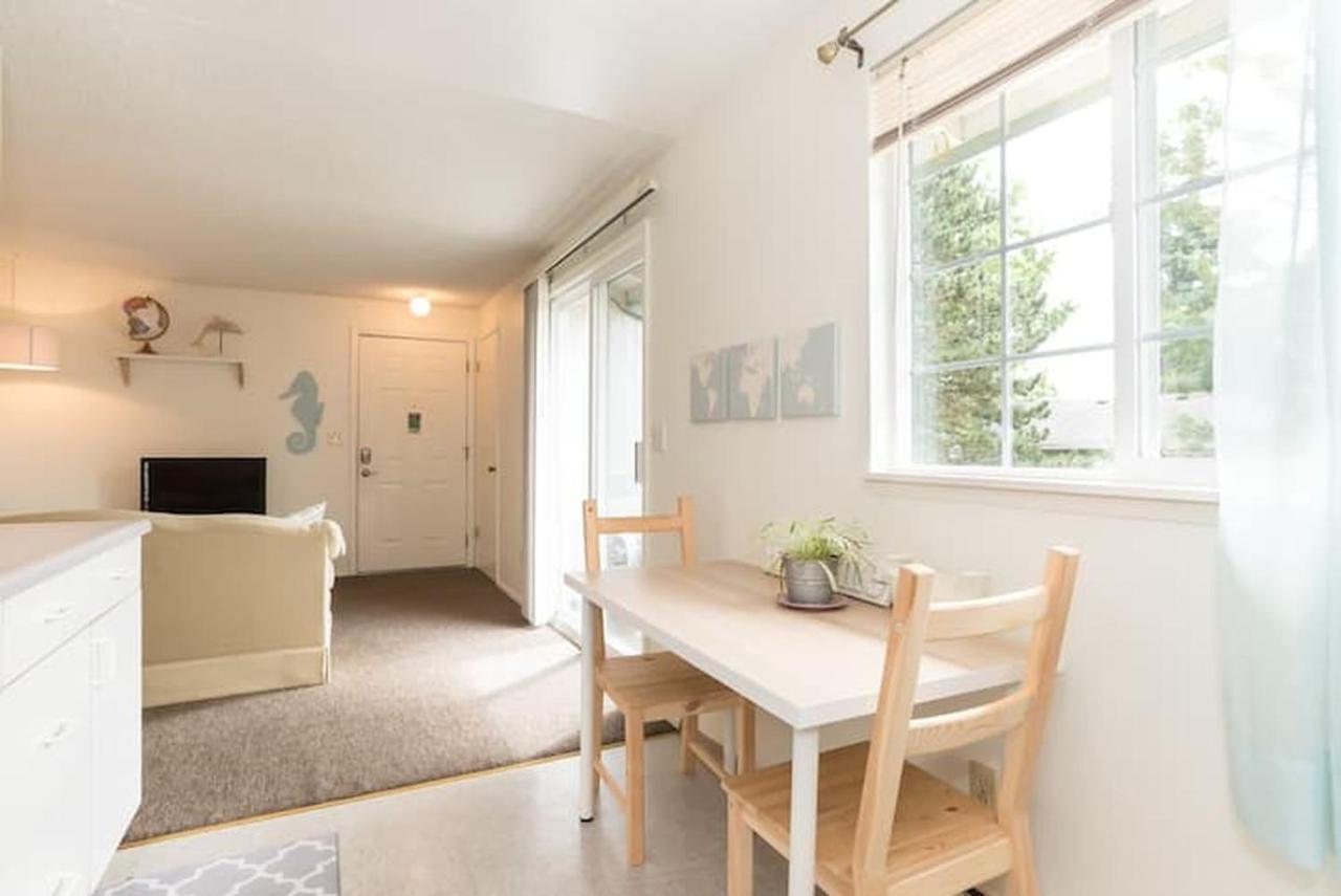Unique, Convenient, Centrally Located Apartment ケント エクステリア 写真