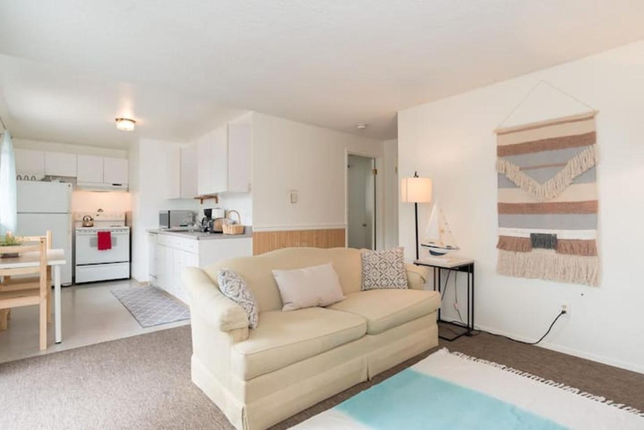 Unique, Convenient, Centrally Located Apartment ケント エクステリア 写真